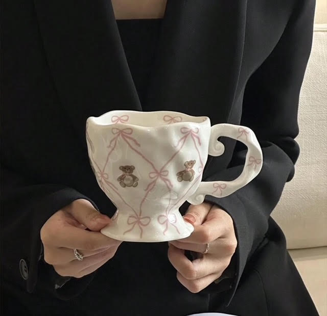 1 pcs Creative Hand -Painted Cute Bear Ceramic Mug With Bow !