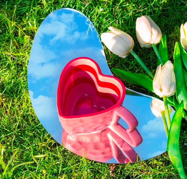 Heart Shaped Design Ceramic Mug ! For Valentine's Day Gift !